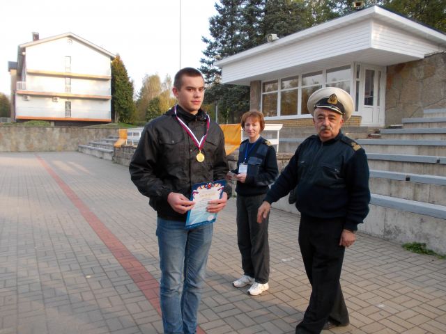 Копейкин Алексей - победитель в разборке-сборке АК-74, в личном зачёте среди юношей.